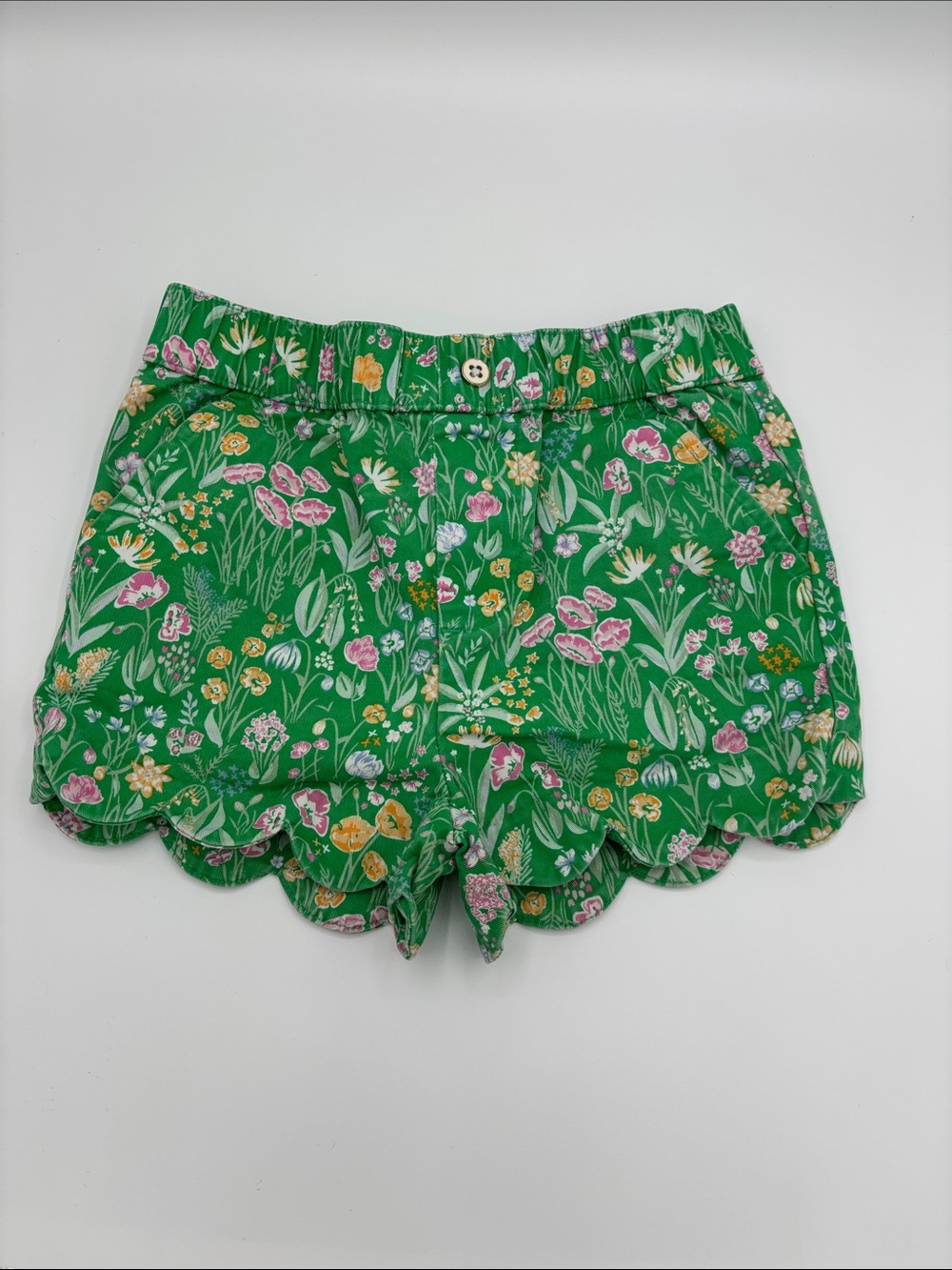 Crown & Ivy Floral Scalloped Hem Shorts